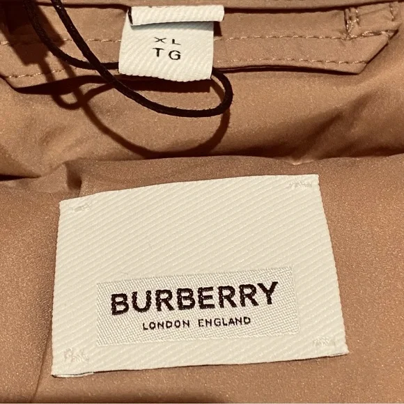 BURBERRY LONDON NEWBRIDGE PUFFER JACKET. - Picture 8 of 12